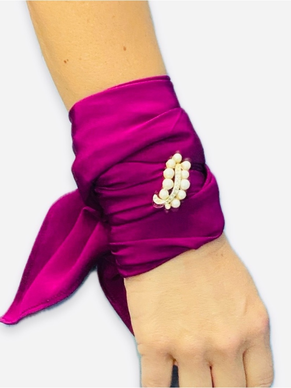 NWT SILKLETTE Fuchsia Love 100% Fine Silk Kerchief Scarf
